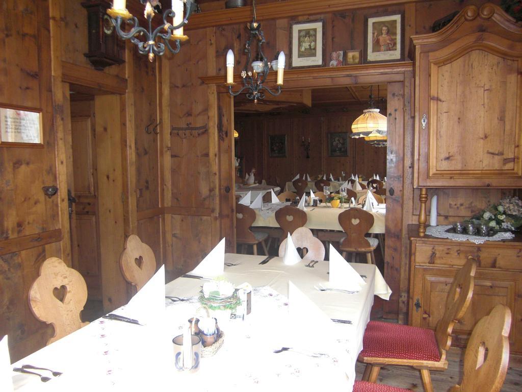 Weibern Hotel Restaurant Eifelstube المظهر الخارجي الصورة